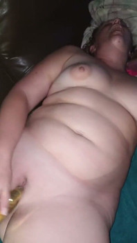 Fodendo minha buceta apertada com meu vibrador até eu ficar pingando ... Em seguida, padrasto toma sua vez
