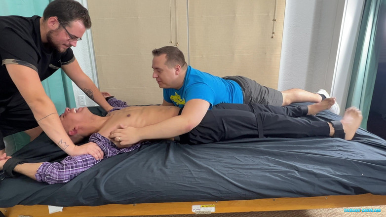 Ticklish Chubs: Pembangkangan akan dihukum!