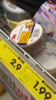 Extreem risicovolle aftrekbeurt in de supermarkt en afgeveegd sperma op :p product!