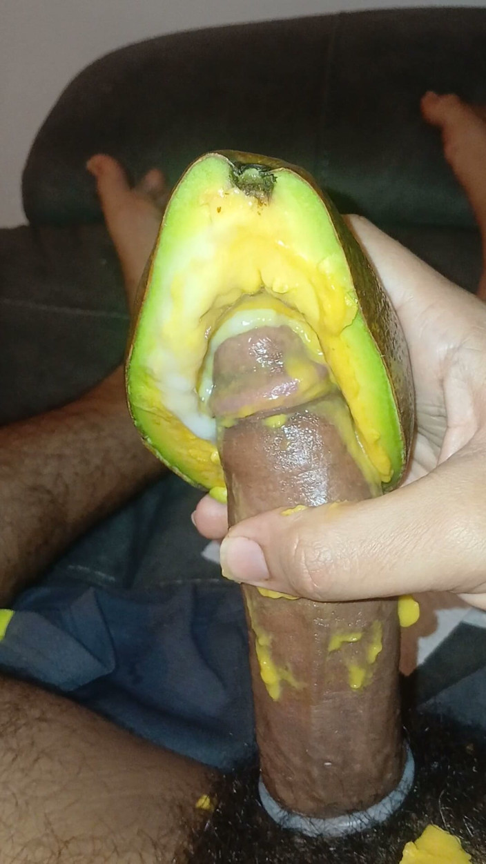 Alexander33324: Colher um abacate com grande prazer até ejacular.