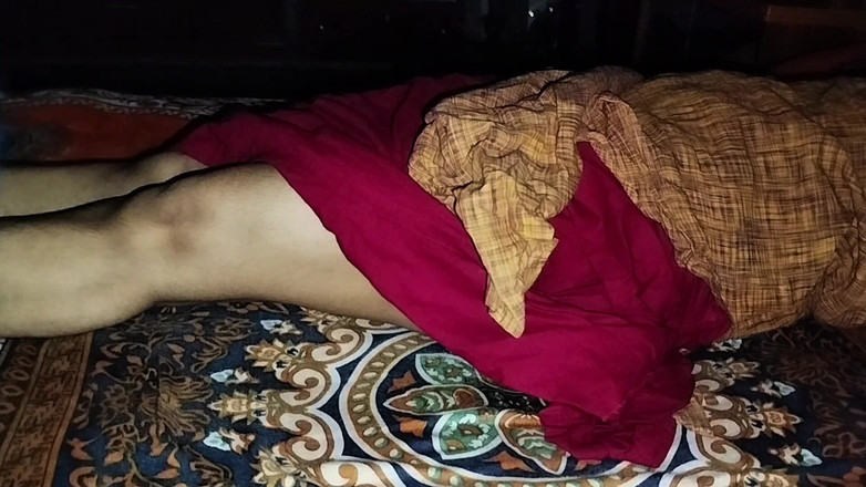 Deshi women: Очень симпатичная индийская сексуальная домохозяйка муж, и сексом наслаждается очень симпатичной сексуальной дамой