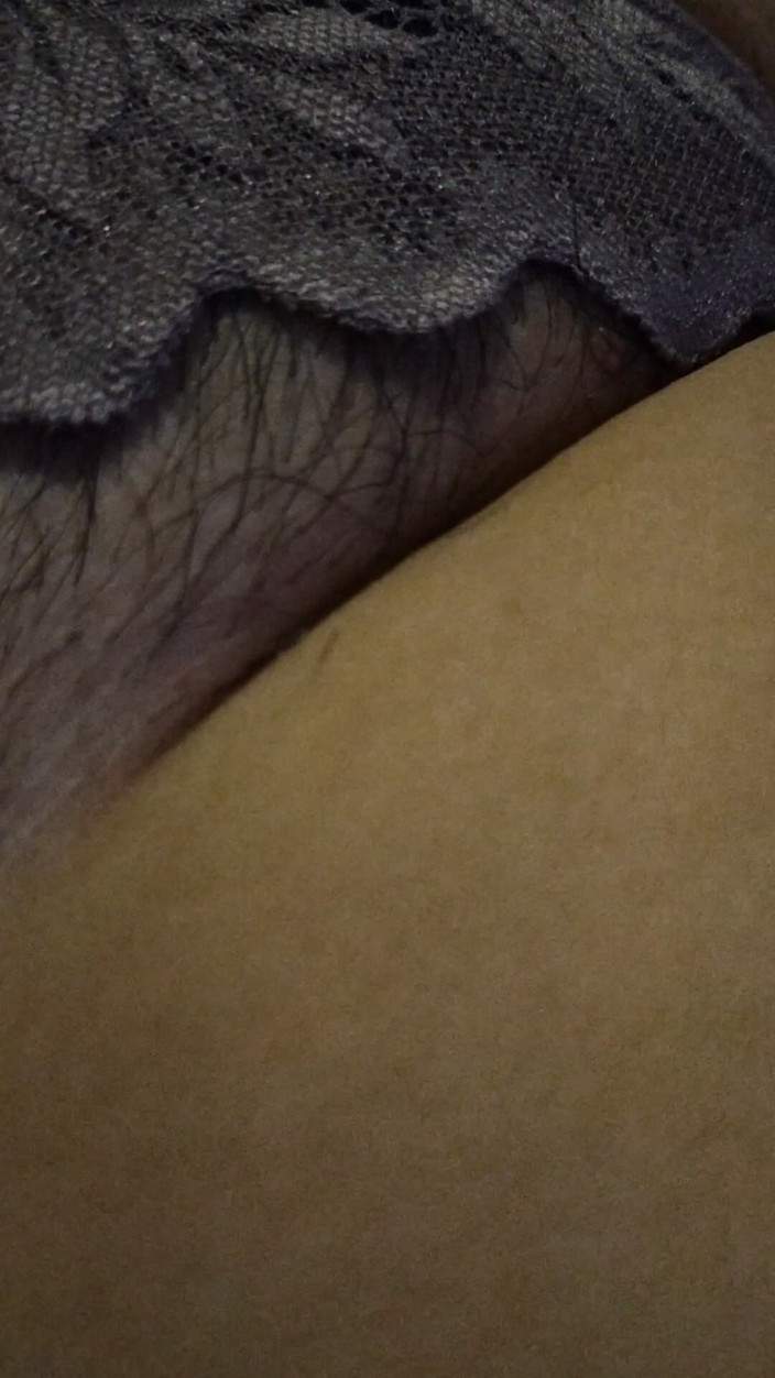 Cancanxxx: Il mio patrigno arriva a casa e mi guarda quando...