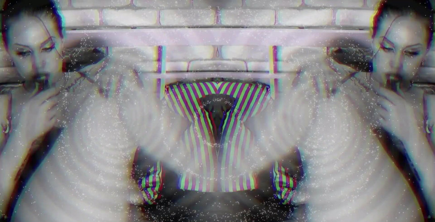 Goddess Misha Goldy: Continua a accarezzare quel cazzo per me, perché tutte quelle...