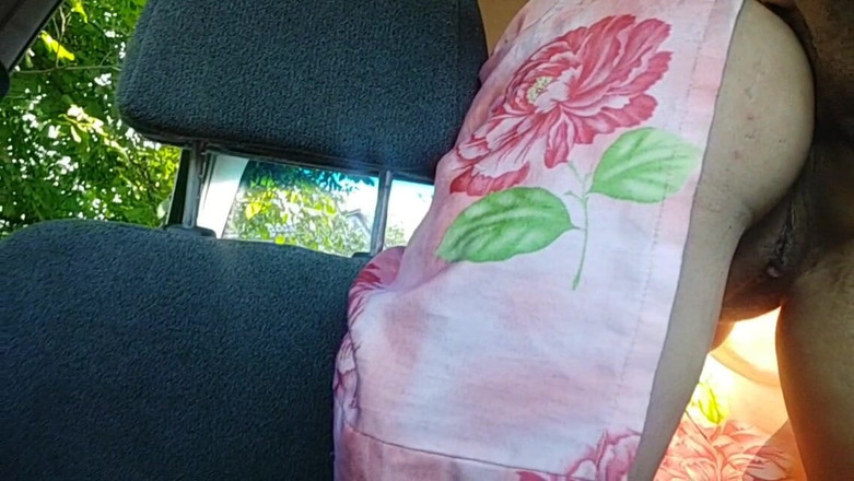 DirtyLubov: Orální sex v autě a šukání zezadu
