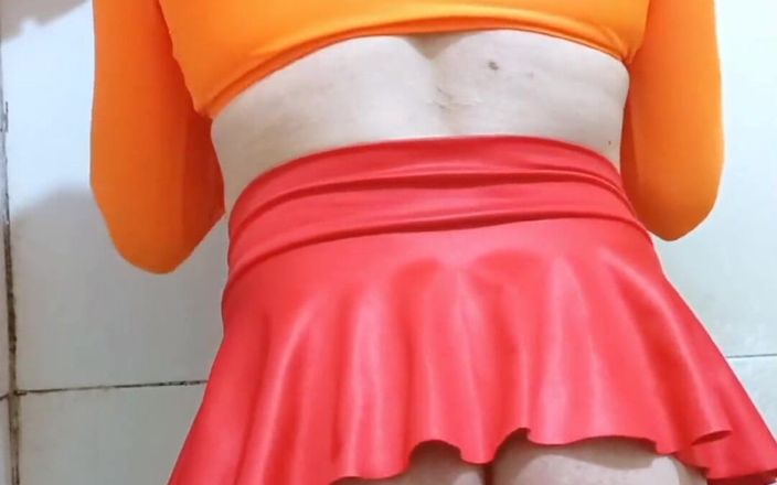 Carol videos shorts: Fată sexy. Videoclipuri cu Carol în pantaloni scurți