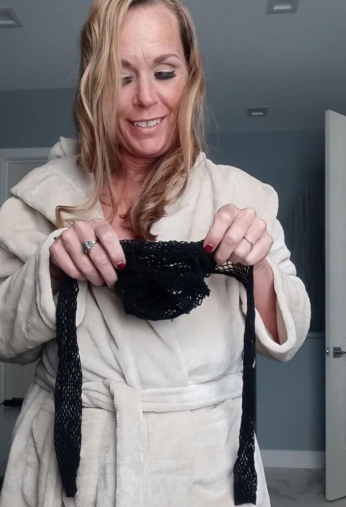 KimitheMilfMommy: OMGの闘争は、この網タイツのドレスが何だったのかを理解しようとしてとても現実的でした:) ここで私はセクシーになろうとしていましたが、