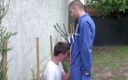 Crunch Boy: Rak arbetare knullar en gay twink i exhib utomhus trädgård