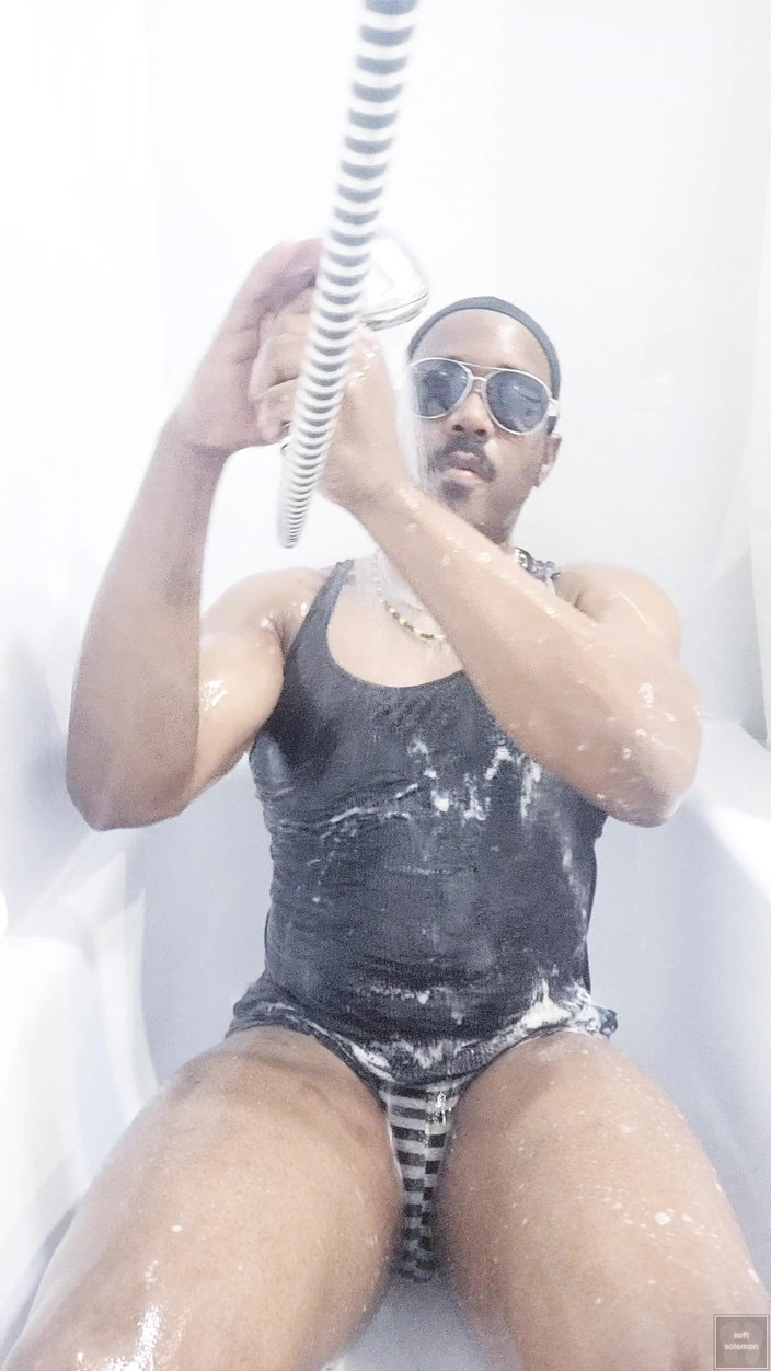 Soft Soleman: Ich wasche meinen körper in der badewanne 5