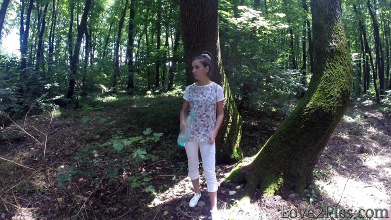 Love 2 Piss: Pissing in the Woods