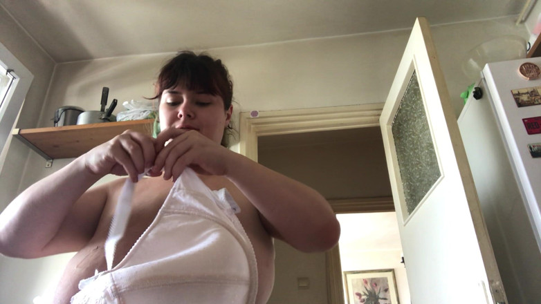 Roxanne Miller: Bra unboxing 34k