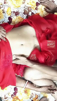 Desi Village Devar Bhabhi scopa con un vibratore