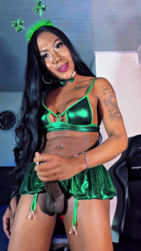 Selamat Hari St. Patrick Delicious End Trans Ayam Sangat Besar