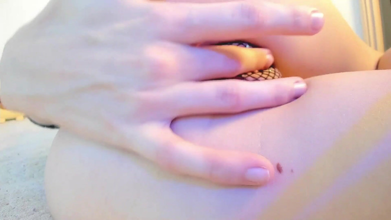 Skinny_lady69: Islak sulu amcığımı seviyorum