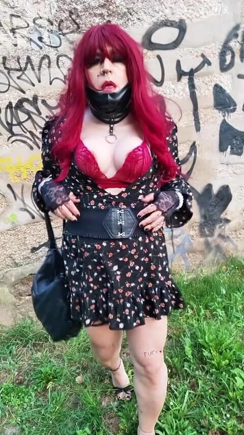 Joana Love: Come on, Hit Me Well!