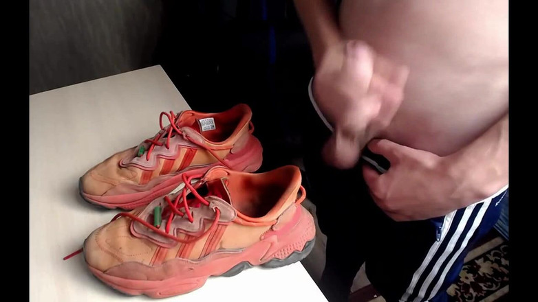 qaz11: Handjob on cam-330