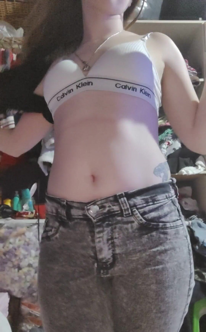 RavenHearth666VIP: Spogliarello in jeans.
