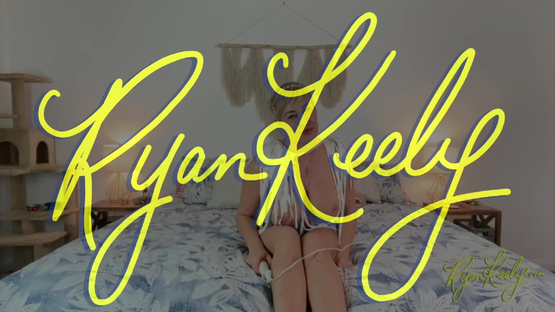 RyanKeely: Толстая богиня с игрушками - Ryan Keely