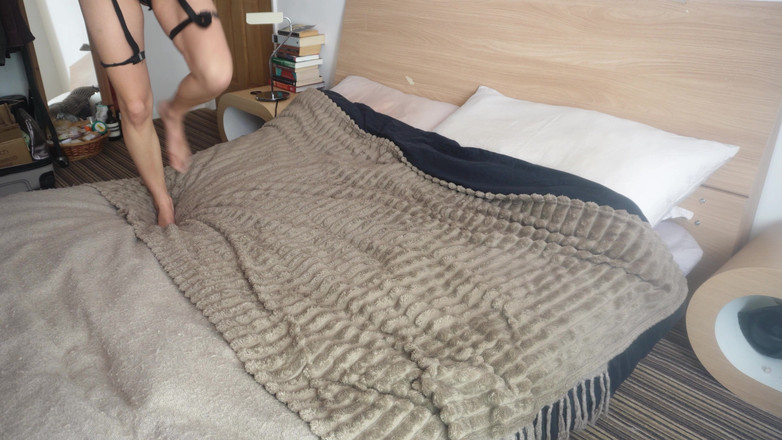 Mirabella Estella: 甘くて淫らなミラがアナルでマスターベーション