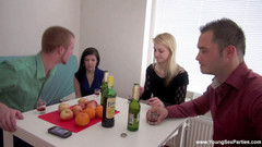 Young Sex Parties: Šukání se sousedy