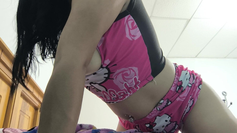 NEGRITA SEXY: मैं घर के बने पोर्न का एक संग्रहणीय टुकड़ा हूं और मेरी चूत सेक्स को तरस रही है।