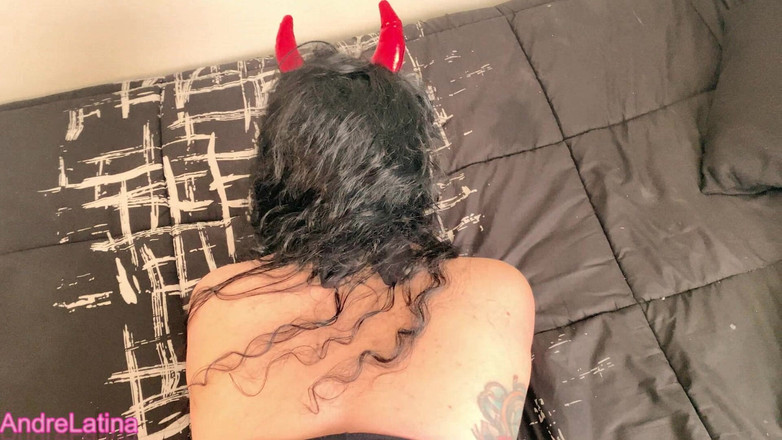 Gatita latina: Женщину с большой задницей трахает друг ее сына