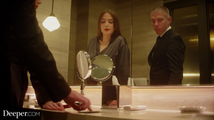 Deeper: Derin. Evli Mick kurnaz domme emma'ya boyun eğiyor