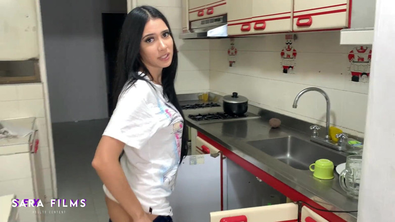 Sara films: Horny plumber shows her huge ass