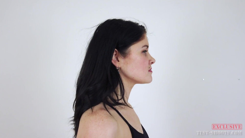 Test-Shoots: 独家视频老师劳拉在熟女裸体试镜