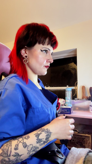 Bigtiddygoth: Медсестра Ruby в клинике преждевременной эякуляции