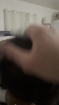 妻が隣人の荷物を飲み込む