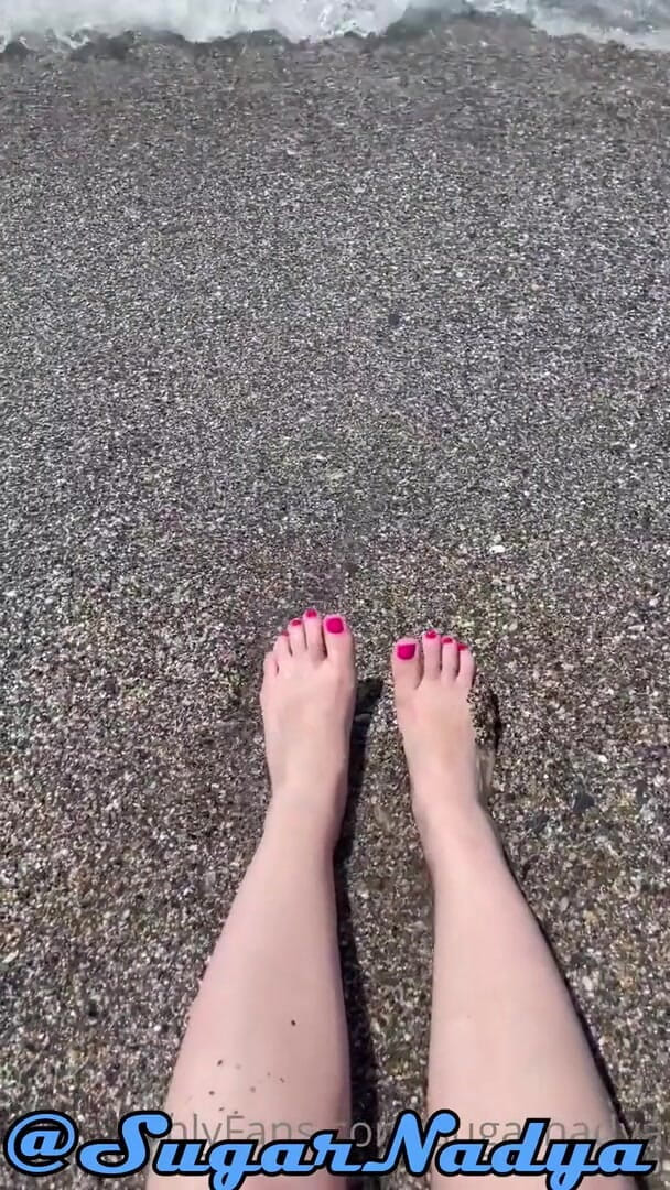 SugarNadya: Seksowna blond milf ssała grubego kutasa przed wyjściem na plażę