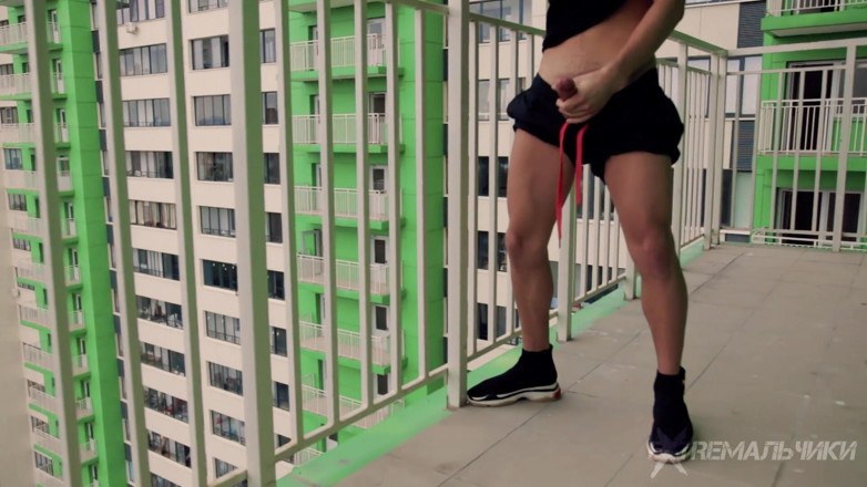 Extremalchiki: blacony par haathon se chudaee