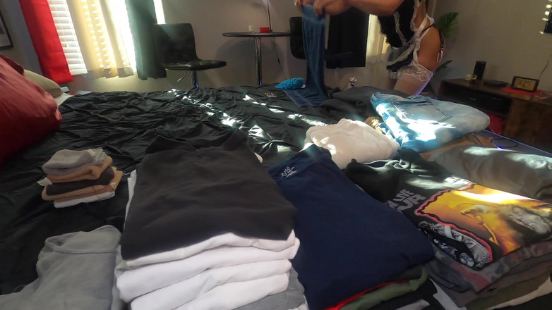 Jon Jon: Nadržená služka je vycpaná dvěma spolubydlícími