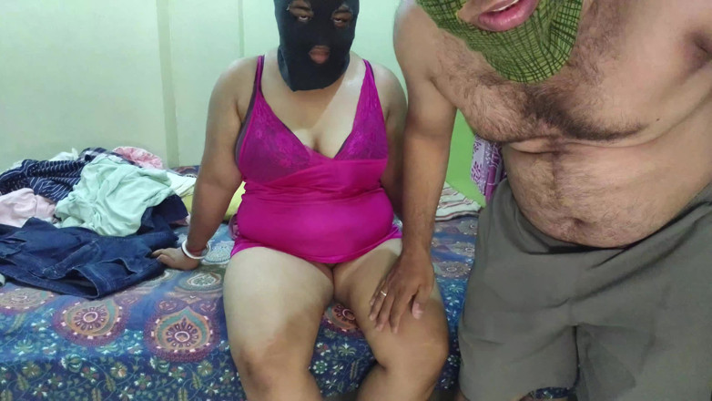 Hotty Mona: Зведена сестра дозволяє зведеному братові трахати її, тому що її коханець кінчає швидко