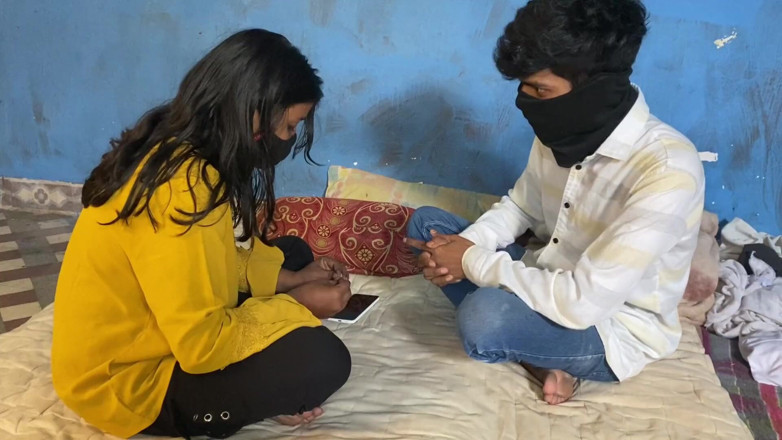Indian Teen Girl's: Seks luar abang tiri dan adik tiri di luar percintaan...