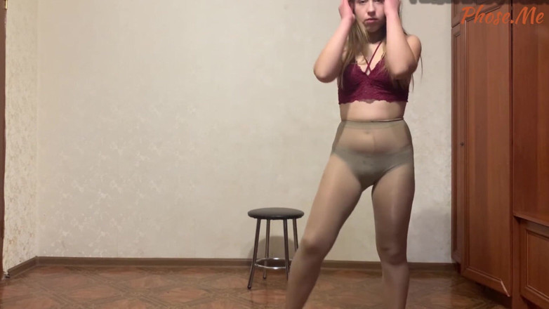 Pantyhose me porn videos: Lisa si mahasiswi imut dengan stoking seksi lagi asik menggoda