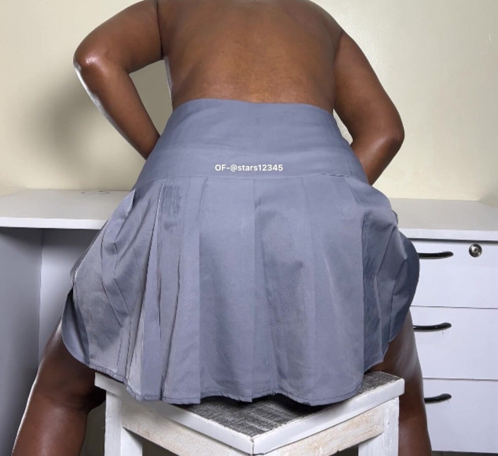 Its Nyota: Rok mini orgasme tanpa celana dalam