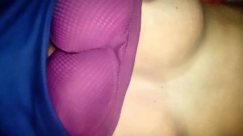 Jhon Hamster: 半夜吮吸并骑乘我男朋友的鸡巴