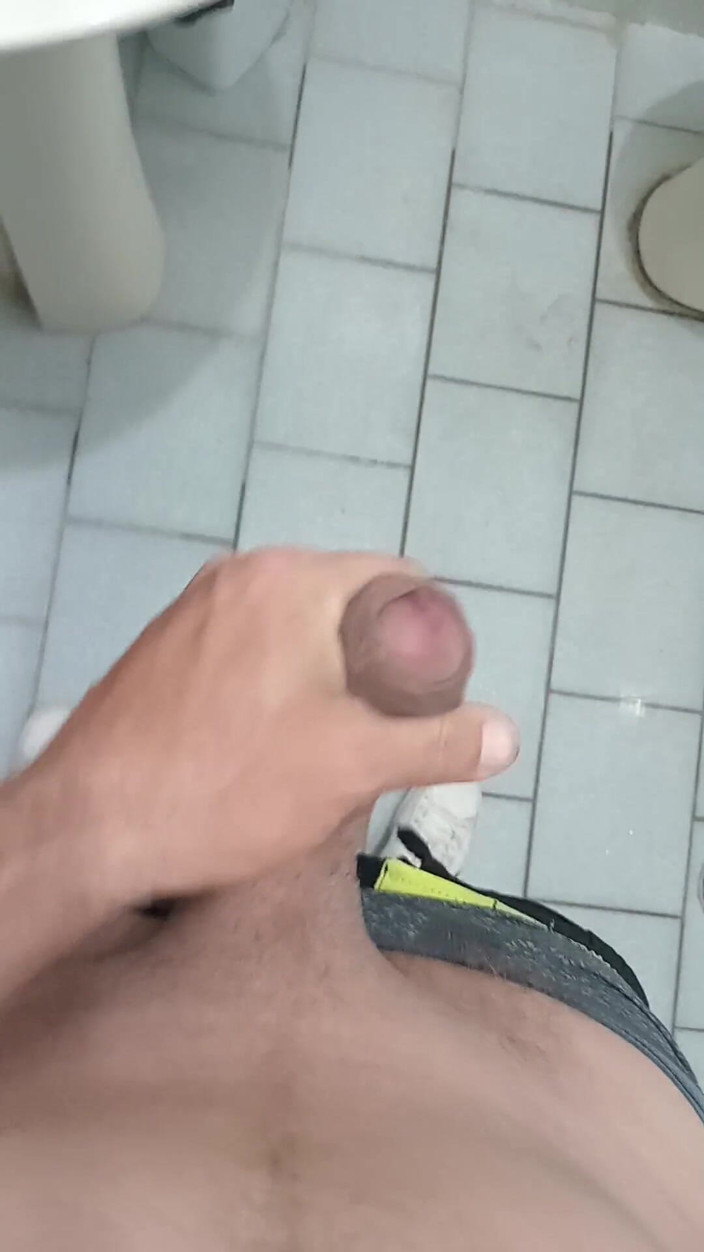 Oscar cor: Aku lagi asik memekku habis-habisan sampai crot di dalam