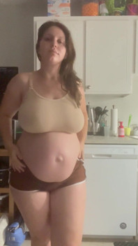 Showing off My Pregnant Figure