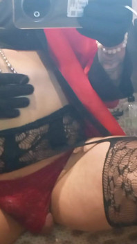 Juicy Bitch Wants Debauchery