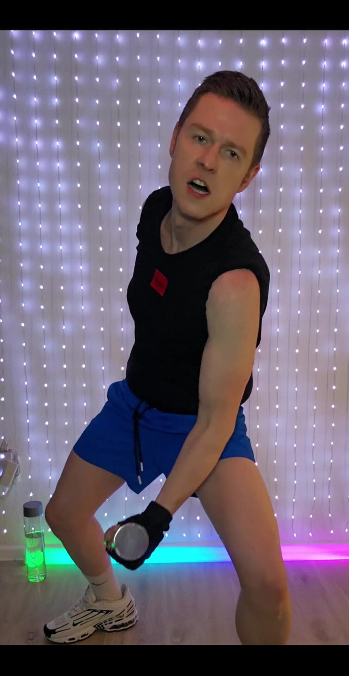 Roman Heart: Fitnessträning i Blå Ck Shorts
