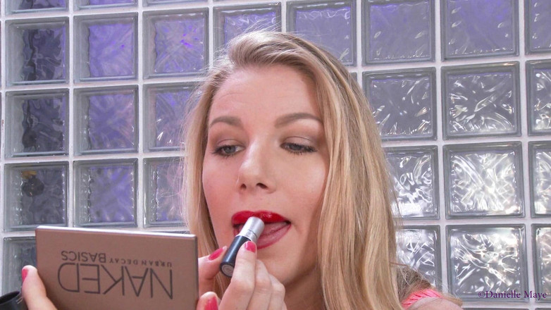 Danielle Maye: Red Lipstick