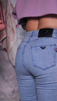 Sục cu và xuất tinh vào mông denim của người giúp việc của tôi (sử dụng miễn phí)