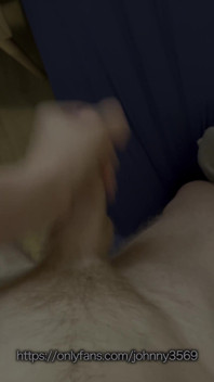 Teen klukovo tajemství - nadržený Twink masturbuje rychle - velký nesestříhaný penis