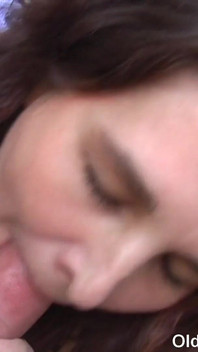 Olds Fuck Dolls - Stary koleś Tim Wetman dostaje POV Blowjob