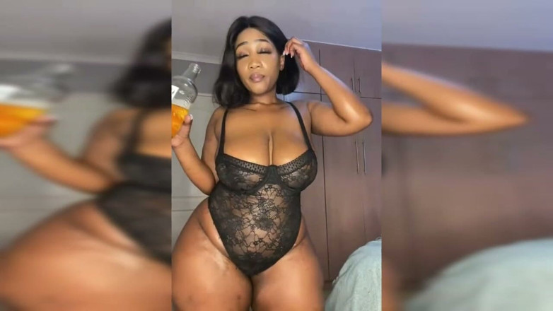 Legendary Booty Overdose: BBW Fucking Dildo &amp; Striptease