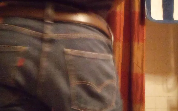 Pharoah Zeus: Bootyful Anal Fingering From Jeans