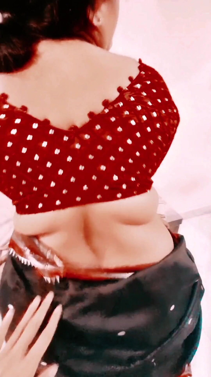 Sexybhabhi999: 젊은 남친을 즐기는 섹시한 Marathi Mami