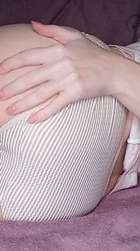 大きなチンコを処女の尻に突っ込め